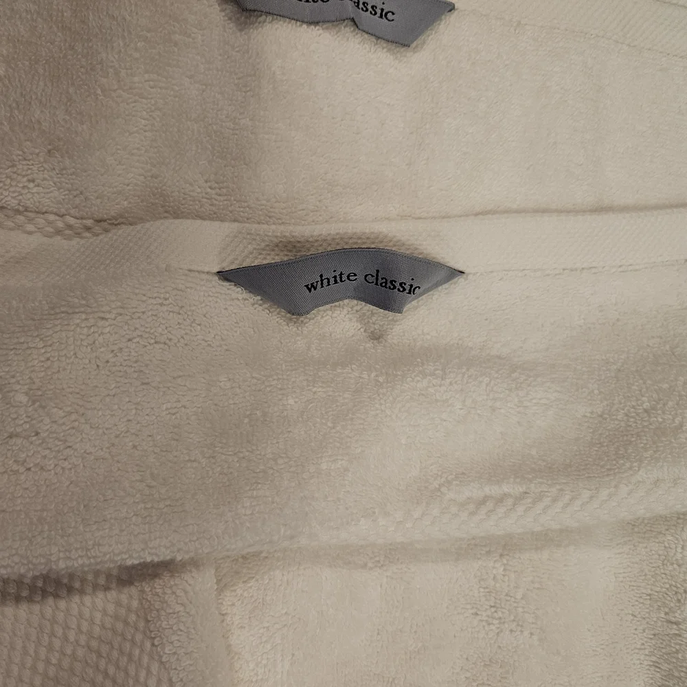 New 10 Piece White Plush Bath Towels